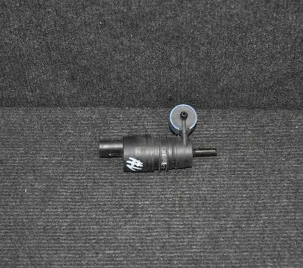 Skoda Octavia Mk2 (1Z) Windscreen/windshield washer pump 1009550010