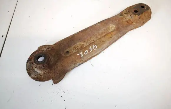 Nissan Murano Z50 Engine mounting bracket
