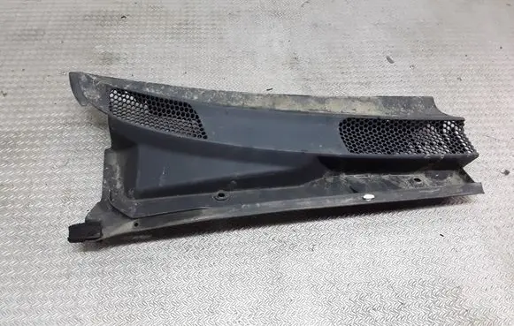 Toyota Yaris Wiper trim