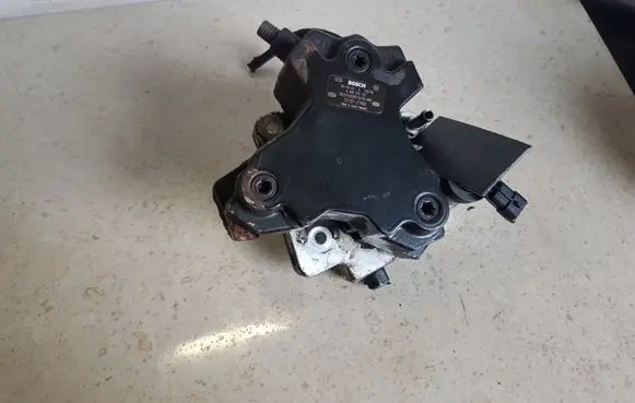 Hyundai Santa Fe Fuel injection high pressure pump 0445010121 3310027400