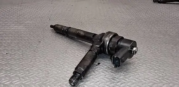 Opel Astra H Fuel injector 0445110175