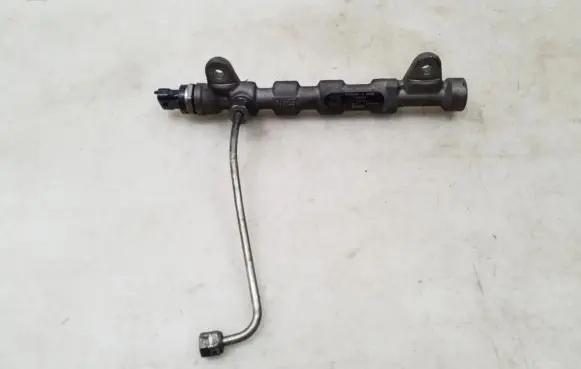 Fuel main line pipe