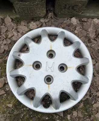 Honda Accord R14 wheel hub/cap/trim 44733S1AE600 7237