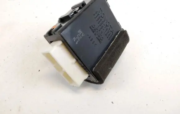 Lexus CT 200H Window wiper interval relay 8594076020 4230001220