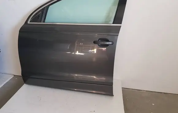 Audi Q7 4L Front door