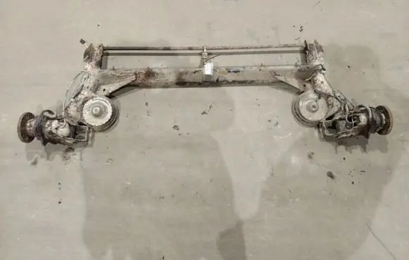 Volkswagen PASSAT B5 Rear subframe 