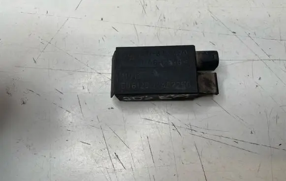 BMW 5 E39 AUC sensor 8391470