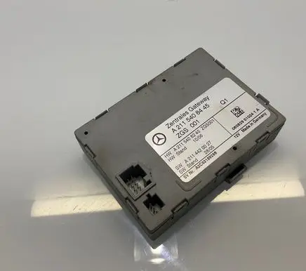 Mercedes-Benz CLS C219 Gateway control module A2115408445 A2114420027 A2115408245