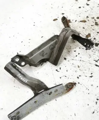 Fender mounting bracket