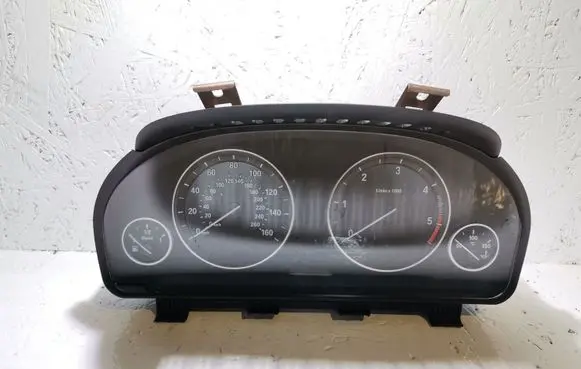 BMW 5 F10 F11 Speedometer (instrument cluster) 205956204 922761601
