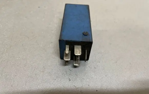 BMW 5 E39 Other relay 1383417