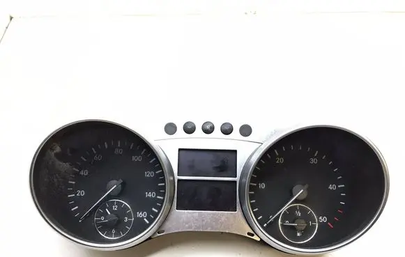 Mercedes-Benz R W251 Speedometer (instrument cluster) a2515400748 a2515402411 a2514420421