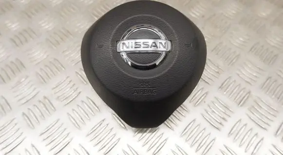 Nissan Leaf II (ZE1) Steering wheel airbag 