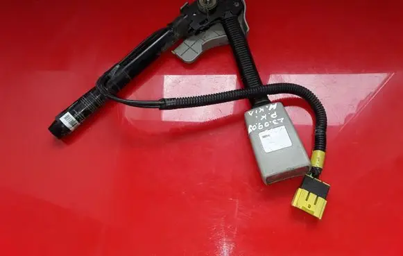 Hyundai Sonata Front seatbelt buckle 888403K040