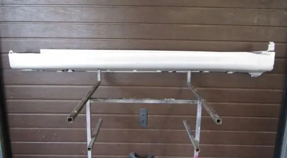 Front sill (body part)
