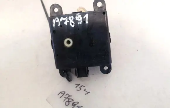 Nissan Primera Air flap motor/actuator 3t05030820