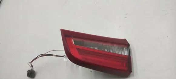 Tailgate rear/tail lights