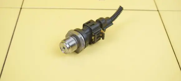 Fiat 500L Fuel pressure sensor 028100616 199B5000