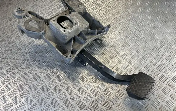 Volkswagen Touareg I Brake pedal 7L0723031F 0303159