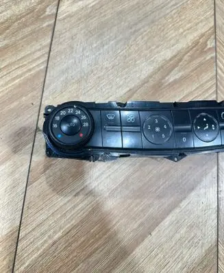 Mercedes-Benz E W211 Climate control unit 2118300090 472710 00012704