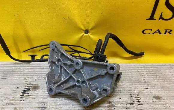 Mercedes-Benz C W205 Engine mounting bracket A6510940039
