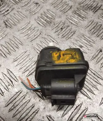 Audi A6 S6 C5 4B Headlight level adjustment motor 00728213