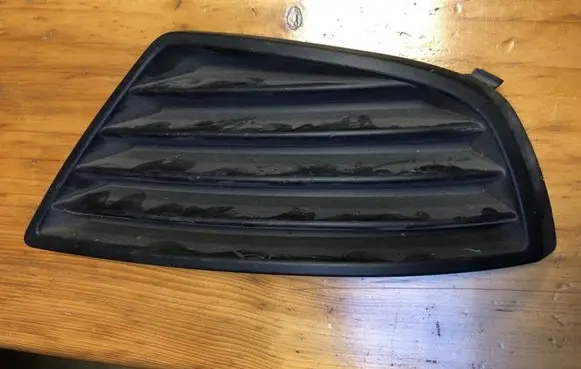 Ford Mondeo Mk III Front bumper lower grill 3Z7117A989AD