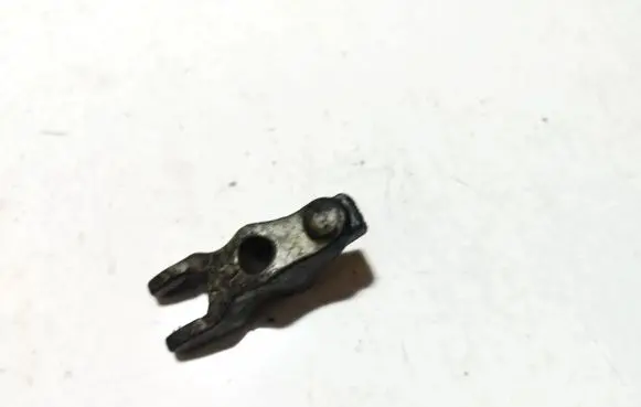 Opel Signum Fuel Injector clamp holder