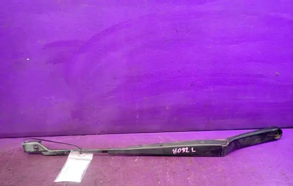 Volkswagen Golf IV Front wiper blade arm 1Q1955409
