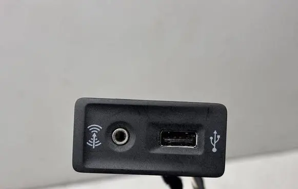Volkswagen PASSAT B8 USB socket connector 5G0035222H 5Q0035726J