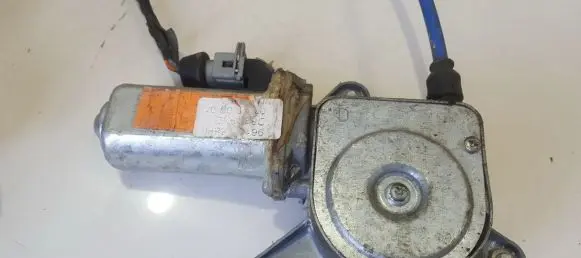 Peugeot 406 Front door window regulator motor