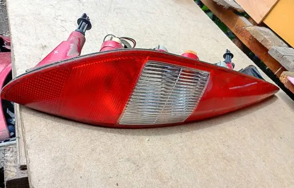 Ford Mondeo Mk III Rear/tail lights 123336