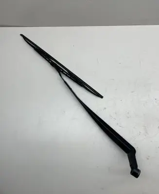 Lexus IS 220D-250-350 Front wiper blade arm 210922