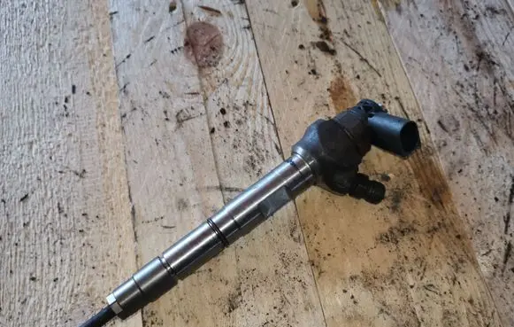 Skoda Octavia Mk3 (5E) Fuel injector 0445110469