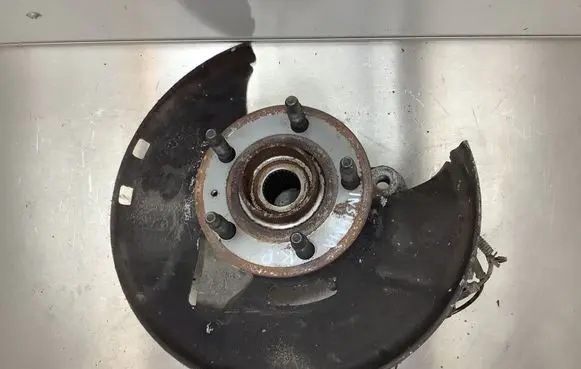 Opel Insignia A Front wheel hub 