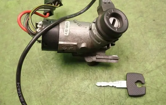 Mercedes-Benz Sprinter W901 W902 W903 W904 Ignition lock A9014600104