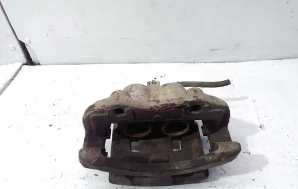 Nissan X-Trail T30 Front brake caliper