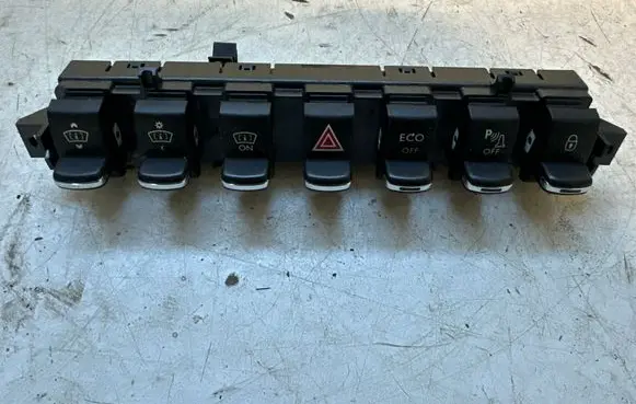 Peugeot 3008 I Steering wheel buttons/switches 98057379ZD