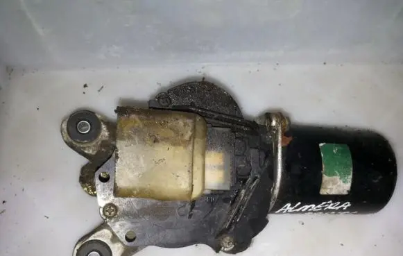 Nissan Almera Wiper motor