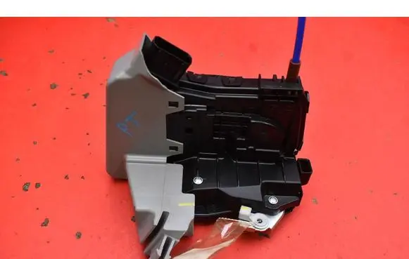 KIA Sportage Rear door lock 81420R2000