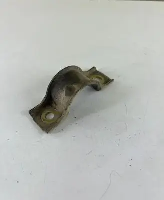 Mitsubishi L200 Sway bar bush bracket, front 