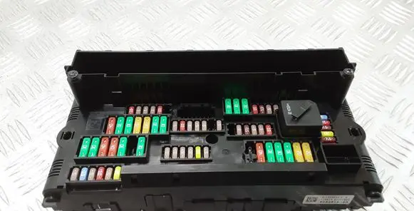 BMW 5 F10 F11 Fuse box set 9252815