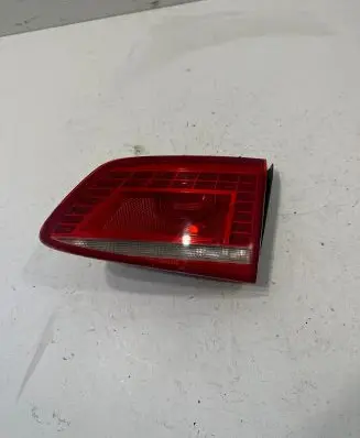 Volkswagen PASSAT B7 Tailgate rear/tail lights