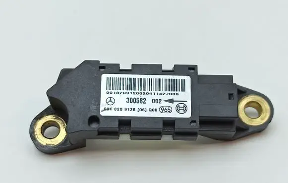 Mercedes-Benz C W203 Airbag deployment crash/impact sensor 0018209126