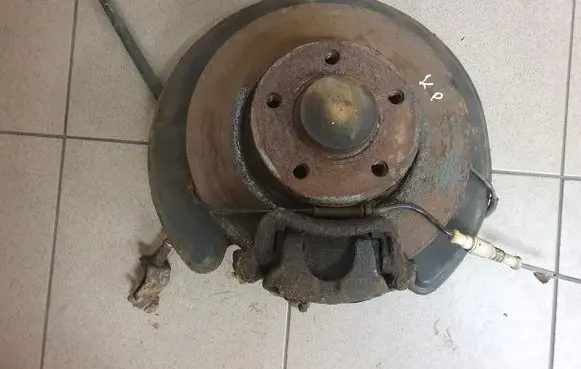Opel Vivaro Rear wheel hub