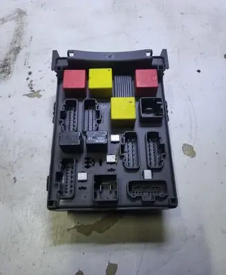 Renault Laguna II Fuse module 518002027