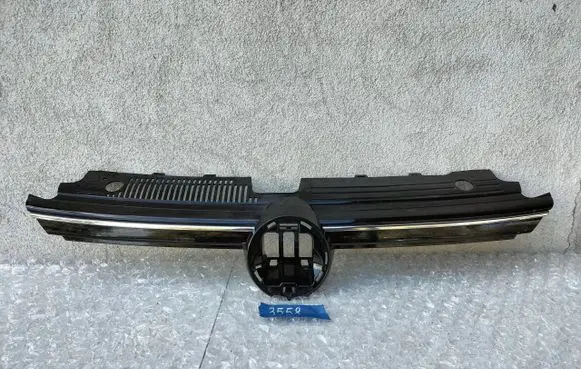 Volkswagen Golf VIII Front bumper upper radiator grill 5H0853651