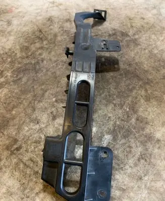 Opel Astra J Front bumper mounting bracket 13368880