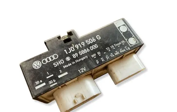 Volkswagen Golf IV Coolant fan relay 1J0919506G