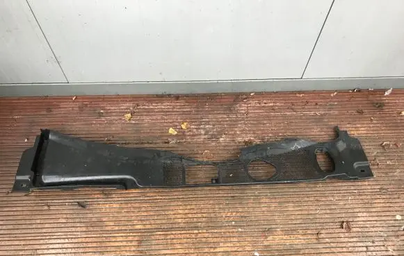 Audi A4 S4 B8 8K Wiper trim 8K1819447B